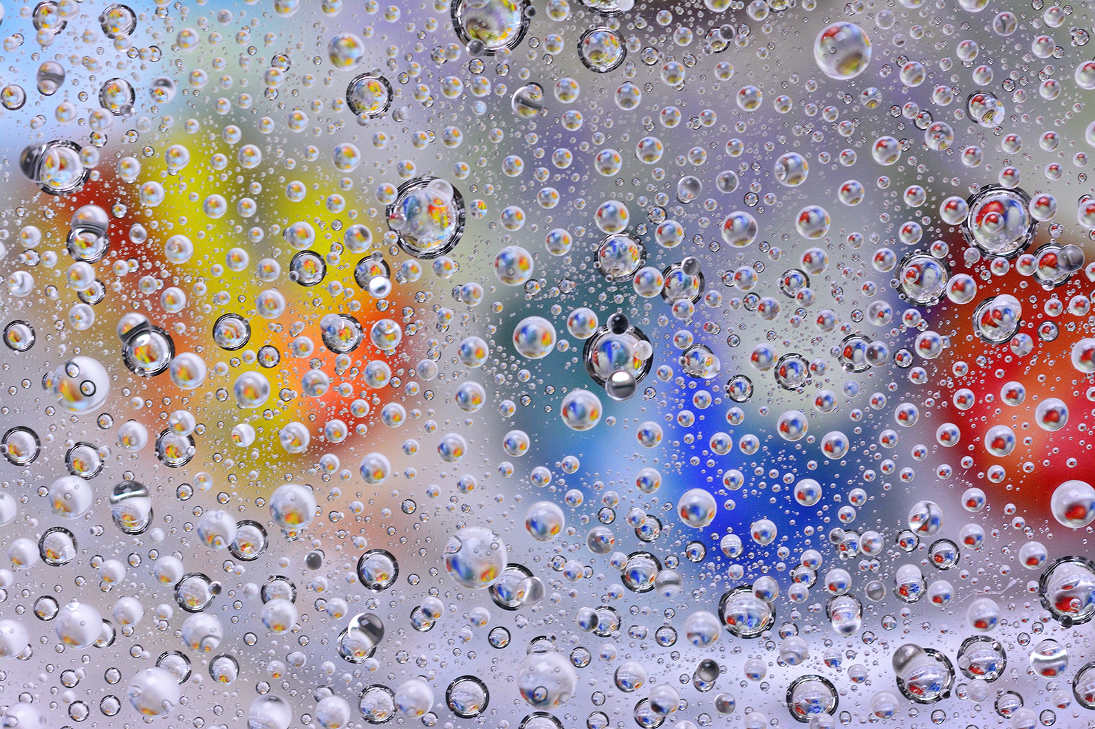 水滴で楽しむアート写真