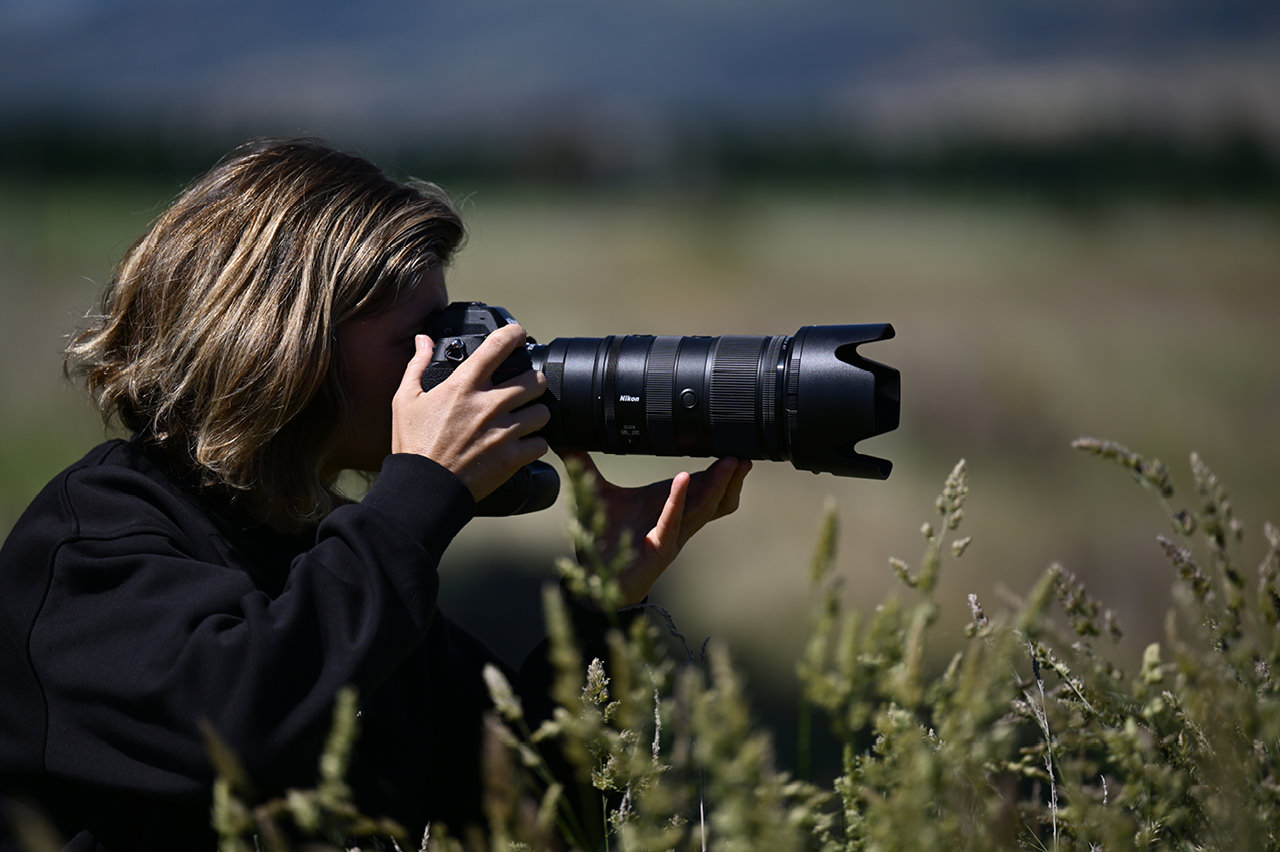 より俊敏な撮影と長時間の撮影を可能にする軽量設計