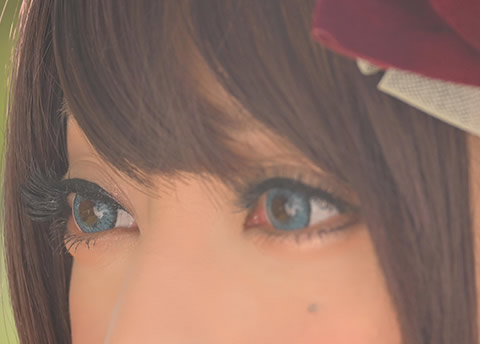 瞳AF左目にピントの説明写真。