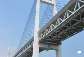 使用レンズ： AF-S DX NIKKOR 18-300mm f/3.5-5.6G ED VR