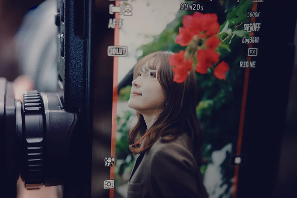 ZRを縦にするとモニター表示も縦位置に