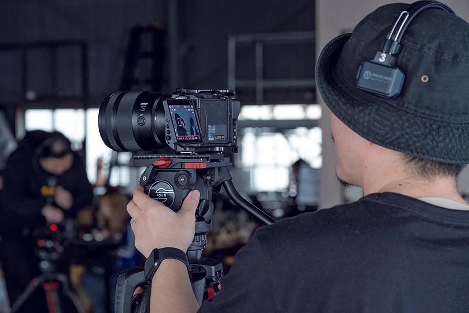 レンズとボディーだけのZRも使用