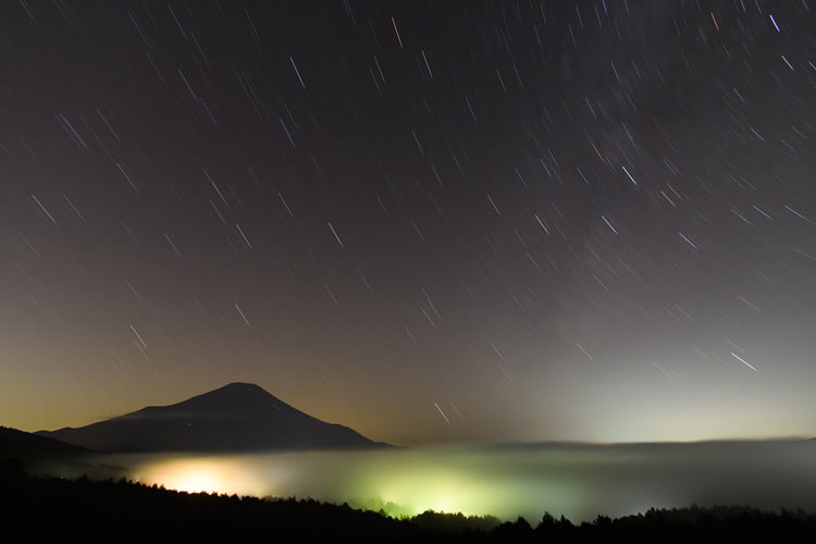 ●カメラ：D7500 ●レンズ：AF-P DX NIKKOR 10-20mm f/4.5-5.6G VR ●撮影モード：マニュアル、15分、f/7.1 ●ホワイトバランス：晴天 ●ISO感度：200 ●ピクチャーコントロール：風景 ●フィルター：なし