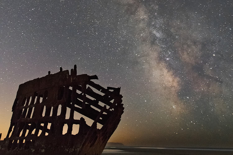 ●カメラ：D7500 ●レンズ：AF-S DX NIKKOR 16-80mm f/2.8-4E ED VR ●撮影モード：マニュアル、30秒、f/3.5 ●ホワイトバランス：オート ●ISO感度：5000 ●ピクチャーコントロール：フラット ●フィルター：なし