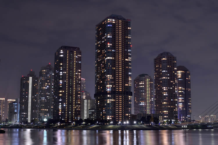 ●カメラ:D7500 ●レンズ:AF-S DX NIKKOR 35mm f/1.8G ●撮影モード:絞り優先オート、10秒、f/8 ●ホワイトバランス:白色蛍光灯 ●ISO感度:100 ●ピクチャーコントロール:ニュートラル