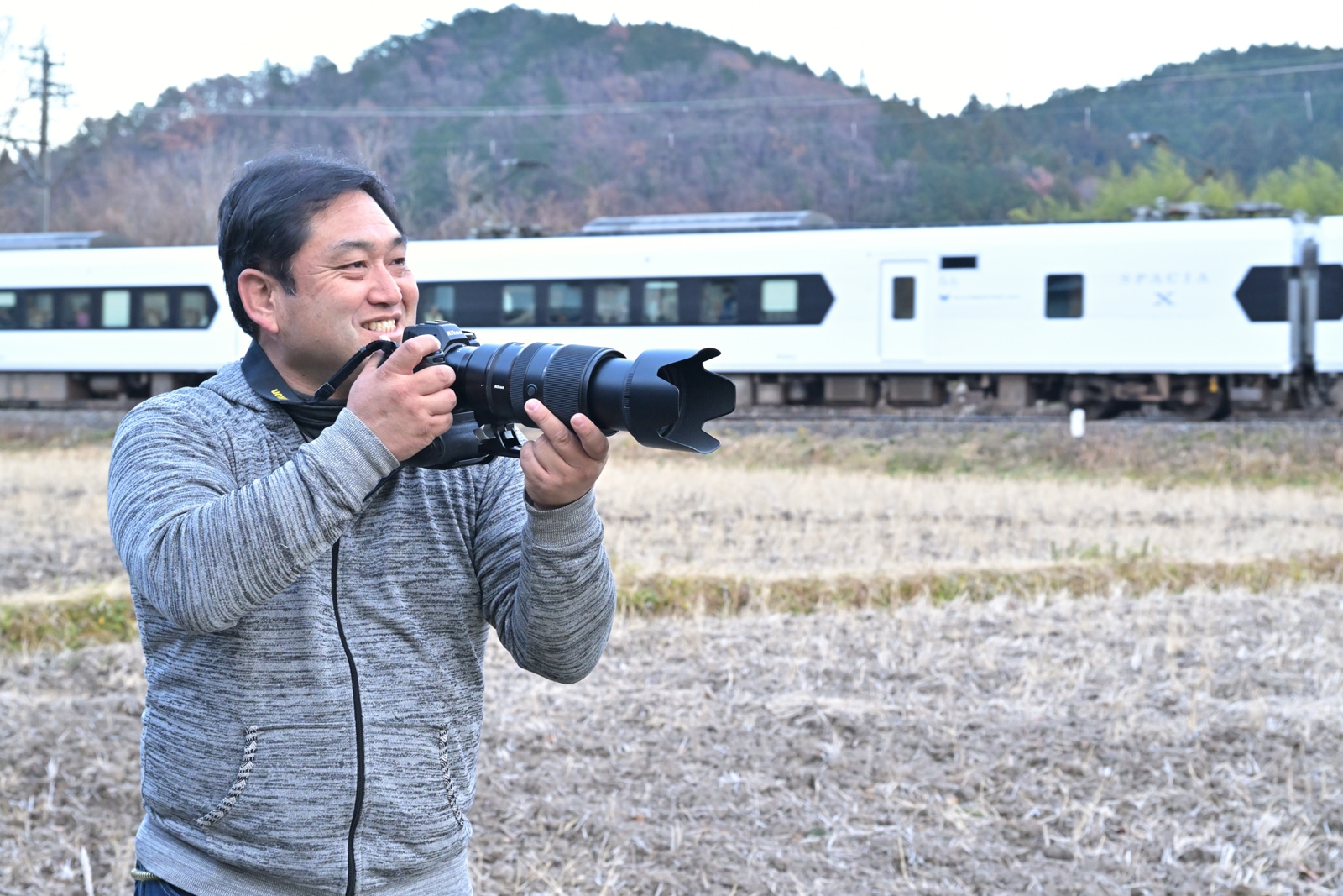 撮影時の助川康史さん