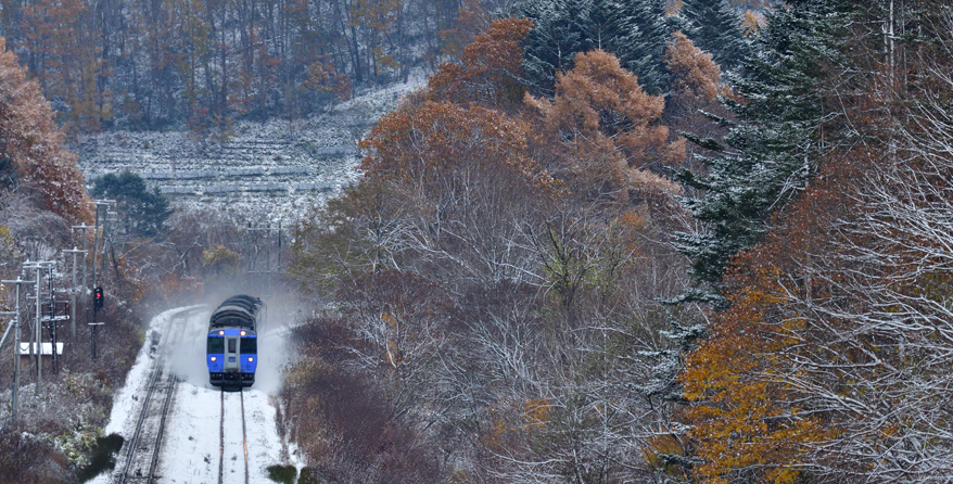 NIKKOR 200-500mm ”RAIL-SIDE STORY 助川康史”3rd STORY 列車のある風景