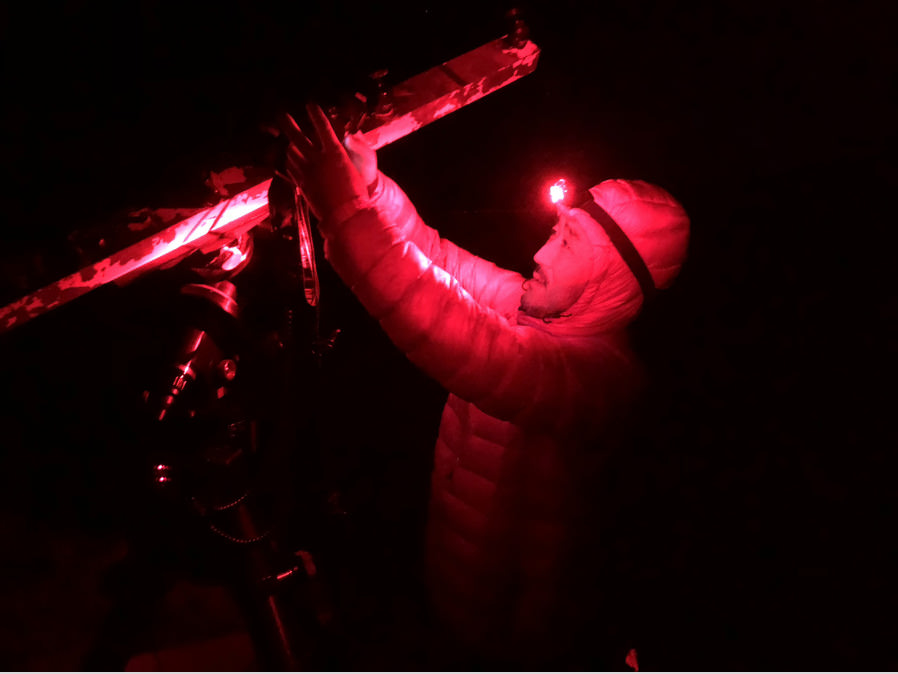 赤道儀のセッティング中