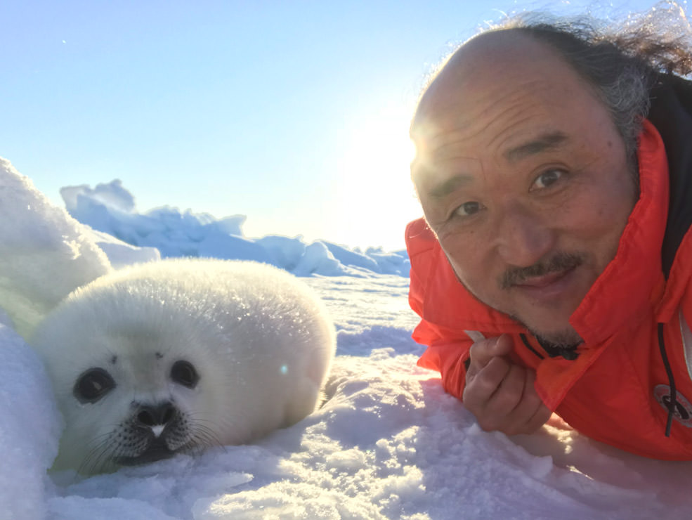 自撮り・正面編。アザラシもしっかりカメラ目線だ。