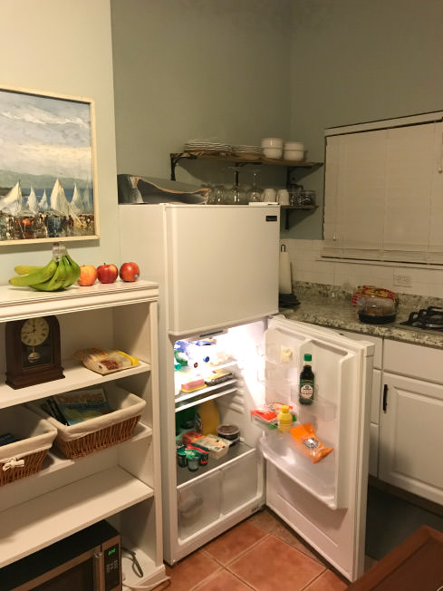 コンドミニアムの冷蔵庫。