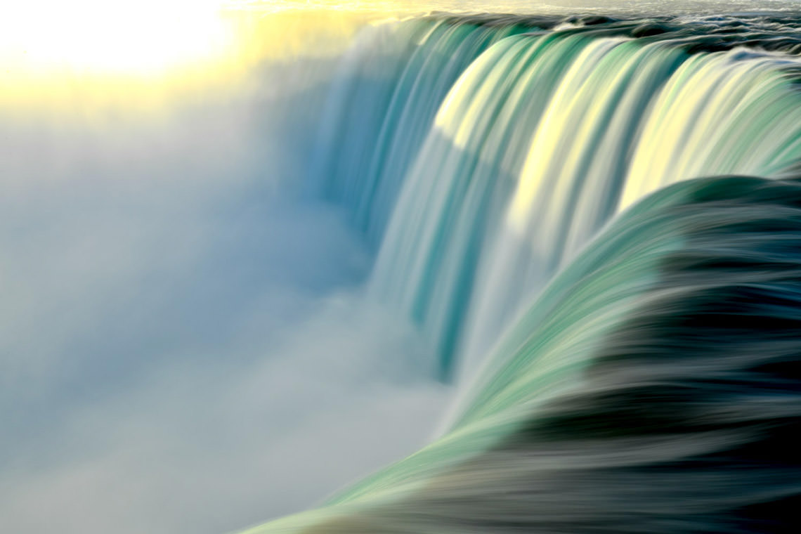 朝のナイアガラ