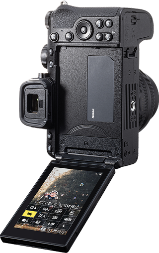 縦位置で構えたZ50II