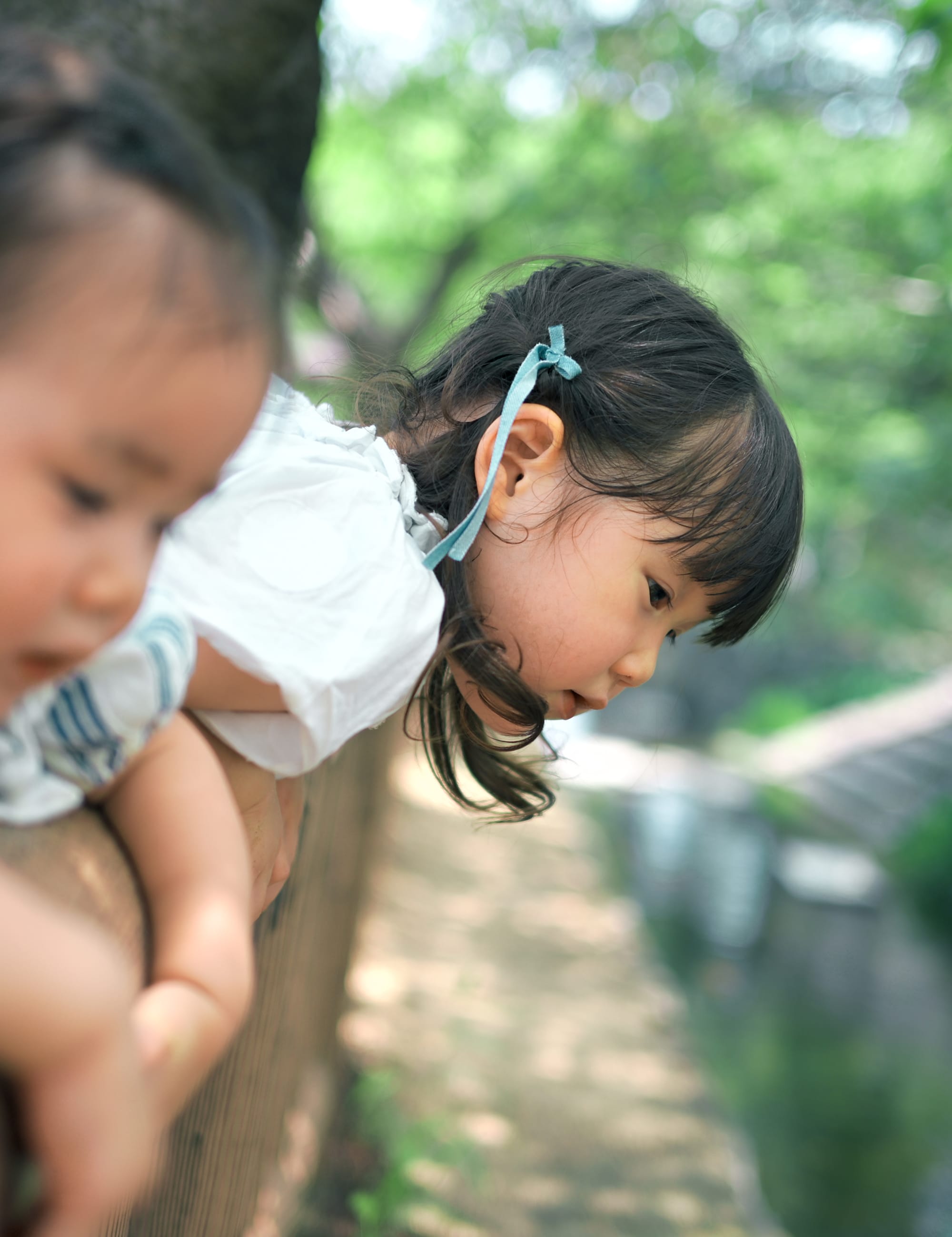 自然で美しいボケ表現の子どもの写真