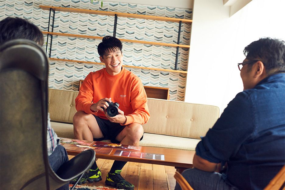 フォトグラファー 飯野匠紀氏とニコンZ 5開発メンバー 鈴木、足立との対談