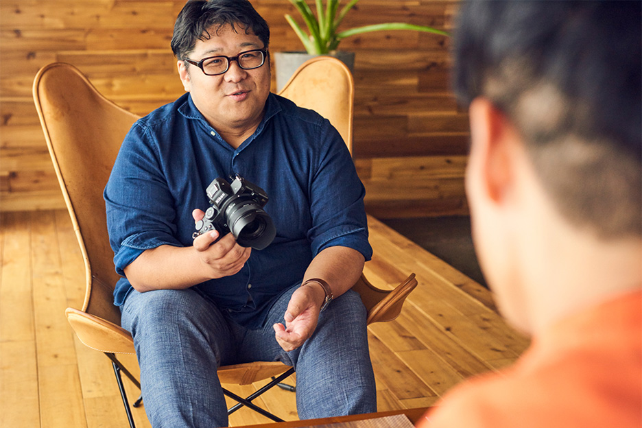フォトグラファー 飯野匠紀氏とニコンZ 5開発メンバー 足立との対談