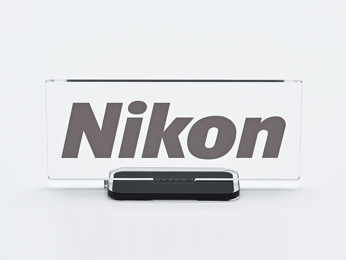 Nikonロゴ アクリルスタンド